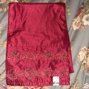 Croscill table runner